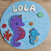 moixinas-CABALLITO-DE-MAR-1 Placa infantil personalizada en madera - CABALLITO DE MAR