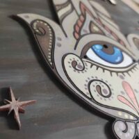 moixinas-MANO-DE-FÁTIMA-MARRÓN Placa infantil personalizada en madera - MANO DE FÁTIMA MARRÓN