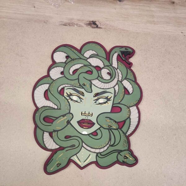 moixinas-MEDUSA-BOSQUE Placa infantil personalizada en madera - MEDUSA BOSQUE